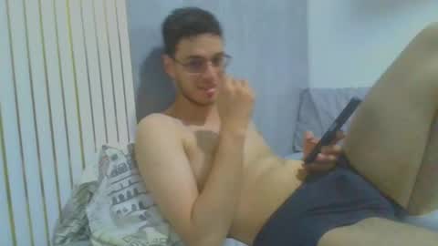 andres129494 online show from December 1, 3:31 am