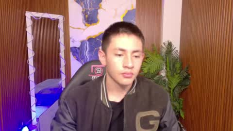 andres_tay online show from June 2, 2:34 am