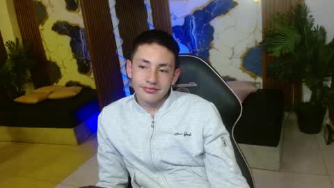 andres_tay online show from April 9, 6:19 am