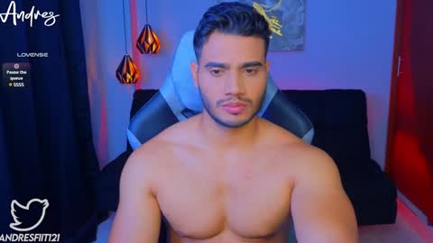 Snapshot of andresfiit chatting on December 10, 2:57 am Andres online show from December 10, 2:57 am