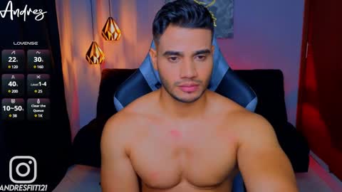 Snapshot of andresfiit chatting on December 22, 3:22 am Andres online show from December 22, 3:22 am