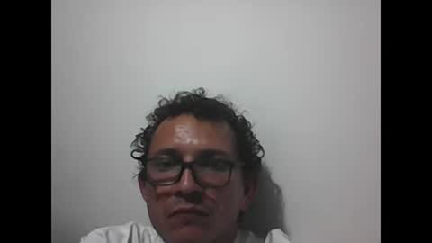 andresfloga online show from October 26, 5:09 am