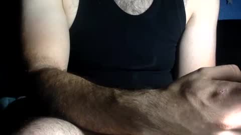 andresl003340632 online show from April 19, 9:31 am