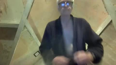 Andrew online show from April 14, 11:26 pm