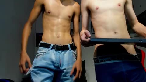 andrew_2811 online show from November 22, 4:56 am