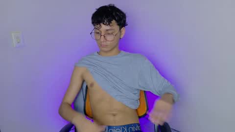 andres online show from November 25, 8:33 pm