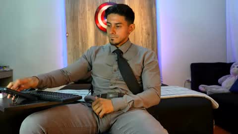 Andrew online show from March 4, 2:40 am