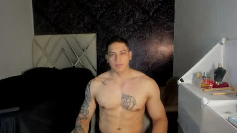 andrew_jhones online show from May 19, 4:51 am