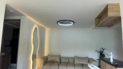 Andrew M. online show from April 11, 4:32 pm