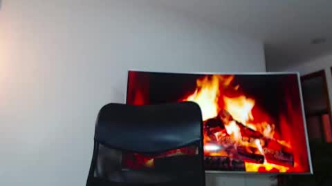 Snapshot of andrew_west_ chatting on December 28, 10:23 pm ANDREW WEST online show from December 28, 10:23 pm