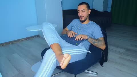 Snapshot of andrewbanner chatting on October 9, 7:13 am MasterRomania online show from October 9, 7:13 am