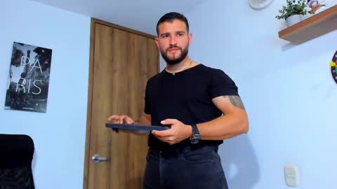 Snapshot of andrewdiaz_ chatting on October 16, 12:51 am Andrew Diaz online show from October 16, 12:51 am