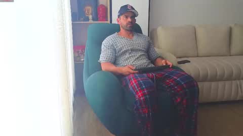 Snapshot of andrewfame chatting on March 1, 1:40 pm Andrew online show from March 1, 1:40 pm
