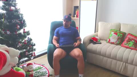 Snapshot of andrewfame chatting on December 23, 8:14 pm Andrew online show from December 23, 8:14 pm