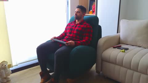 Snapshot of andrewfame chatting on December 4, 4:38 pm Andrew online show from December 4, 4:38 pm