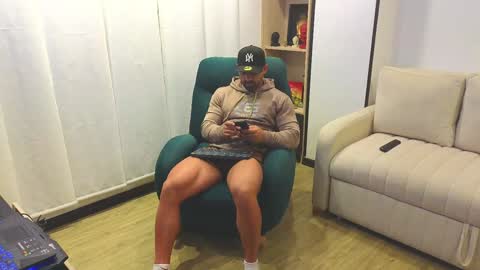 Snapshot of andrewfame chatting on January 23, 12:57 am Andrew online show from January 23, 12:57 am