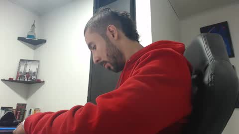 Snapshot of andruwang chatting on December 23, 5:17 am Andru online show from December 23, 5:17 am
