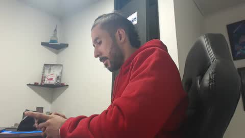 Snapshot of andruwang chatting on December 25, 4:22 am Andru online show from December 25, 4:22 am