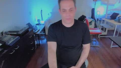 Snapshot of andy0pandi chatting on October 3, 7:08 pm Andrew online show from October 3, 7:08 pm