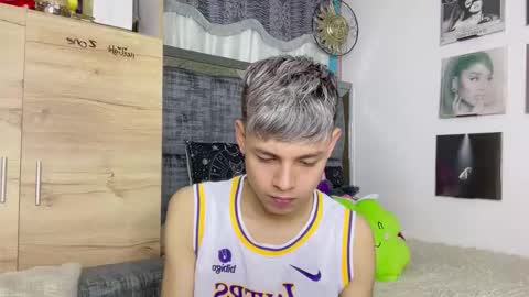 Andy online show from November 19, 4:18 pm