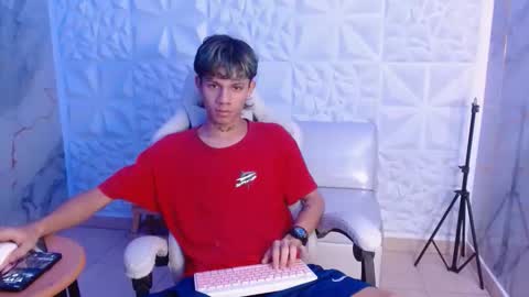 andy_dan1 online show from March 19, 8:23 pm