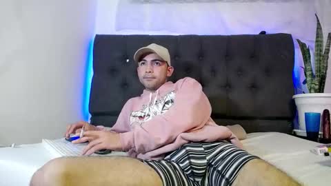andy_magic_ online show from September 27, 3:15 am