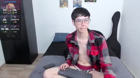 Snapshot of andy_twiink chatting on February 20, 9:42 pm twx Andy twink3 online show from February 20, 9:42 pm