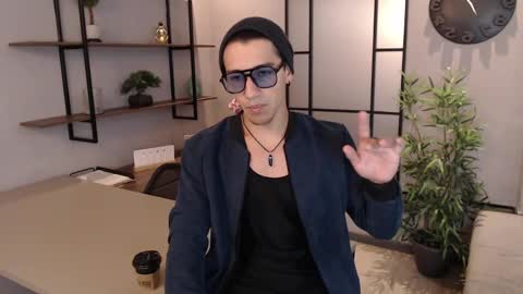 Andy Joy  online show from December 18, 12:07 pm