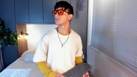 Andy Joy  online show from December 17, 12:00 pm