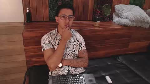 Andy Joy  online show from November 10, 11:48 am