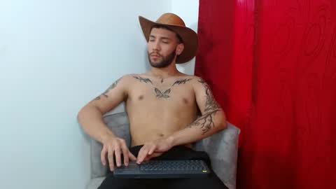 angel_kyrozz online show from October 16, 7:44 pm