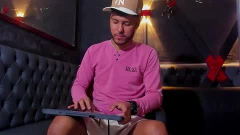 angel_villareal_ online show from March 13, 5:48 am