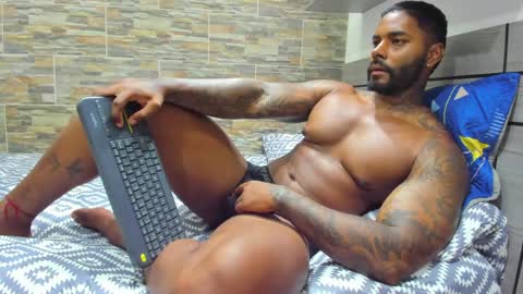 angelo_evans33 online show from April 17, 12:57 am