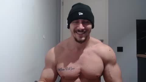  ------- SEX SHOW WITH GUYS AND GIRLS  MUSCLE SHOW online show from January 16, 7:10 pm