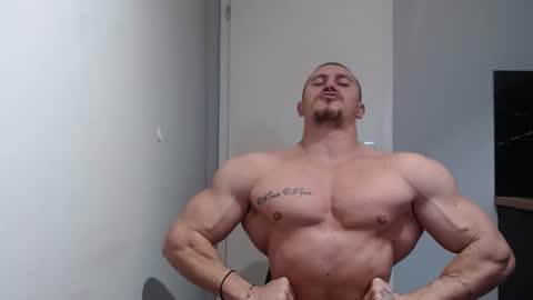  ------- SEX SHOW WITH GUYS AND GIRLS  MUSCLE SHOW online show from December 3, 12:49 pm