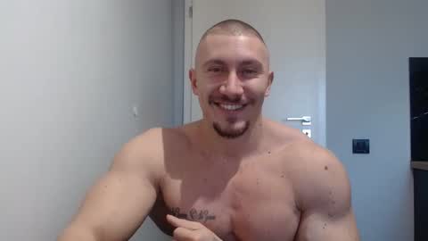  ------- SEX SHOW WITH GUYS AND GIRLS  MUSCLE SHOW online show from January 28, 8:36 am