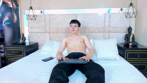 angelo online show from May 28, 8:51 pm