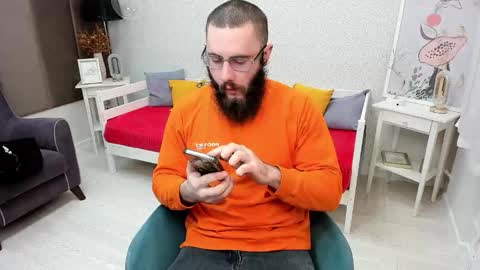 Ant online show from February 18, 1:42 pm