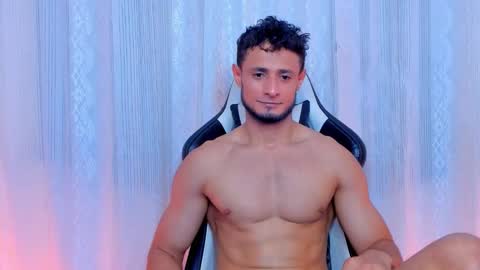 Adonys Creeb online show from November 17, 4:48 am