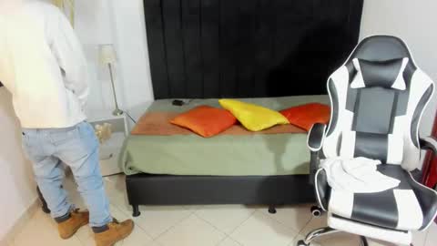       online show from November 8, 12:47 am