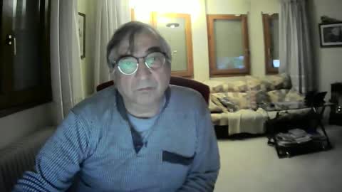 Snapshot of antonio2605 chatting on December 25, 9:54 pm Antonio online show from December 25, 9:54 pm