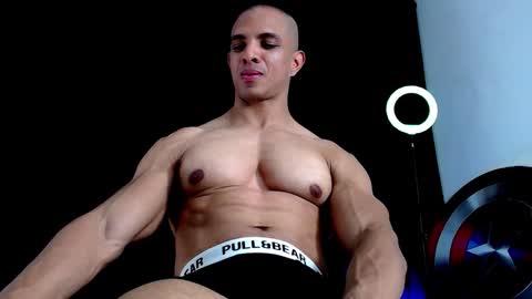 Instagram miguelangel1802  online show from December 16, 3:46 am