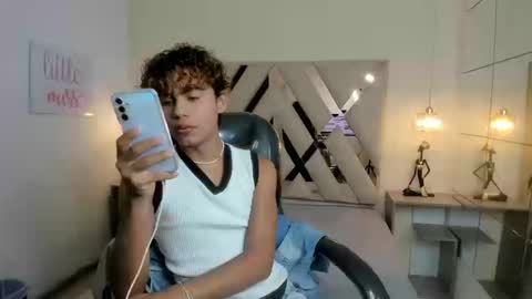 anyelotwink online show from March 12, 8:27 pm