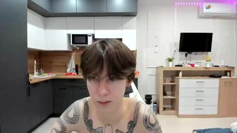 aplant_ online show from February 5, 2:40 am