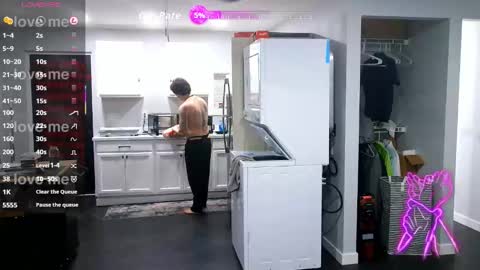 apocalypse_cream online show from March 9, 5:45 am