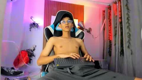 Snapshot of aquarius_xxx chatting on October 17, 11:58 am aquarius_xxx online show from October 17, 11:58 am