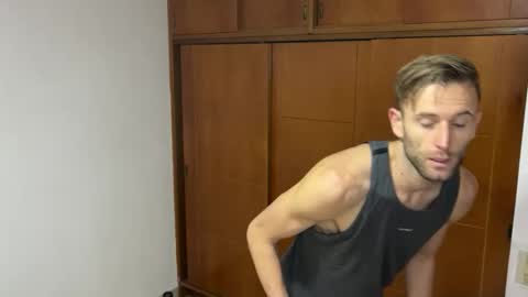 Snapshot of aquilesmade chatting on December 29, 4:19 pm Aquilesmade online show from December 29, 4:19 pm