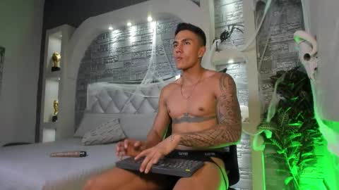 ARON BOLT online show from October 22, 10:24 pm