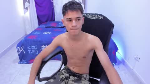 Aaron online show from October 22, 8:23 pm