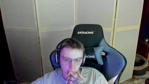 Snapshot of aron_neall chatting on December 5, 4:56 pm biggest penis online show from December 5, 4:56 pm
